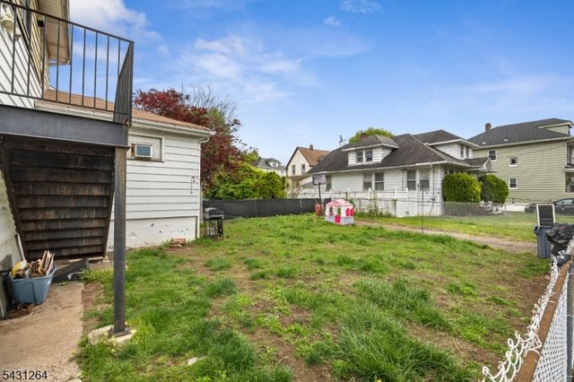 86 Llewellyn Ave, Hawthorne Boro, NJ 07506