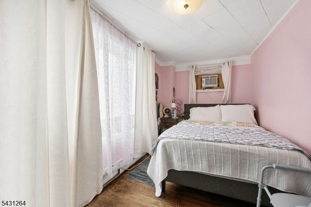 86 Llewellyn Ave, Hawthorne Boro, NJ 07506
