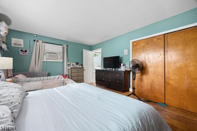86 Llewellyn Ave, Hawthorne Boro, NJ 07506