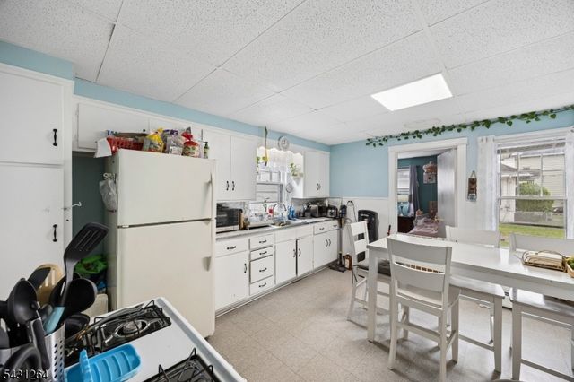 86 Llewellyn Ave, Hawthorne Boro, NJ 07506