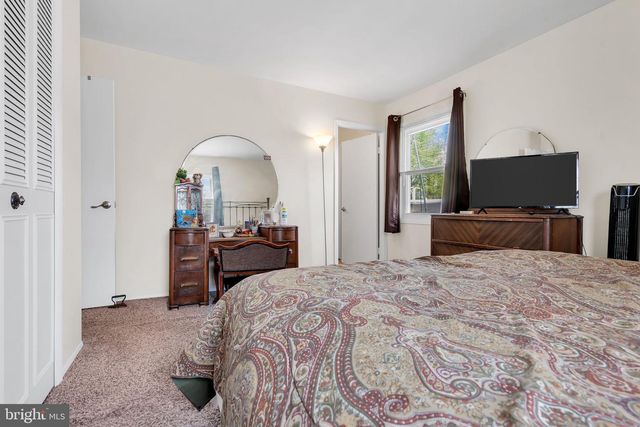 28 NORMAN LN, Willingboro, NJ 08046