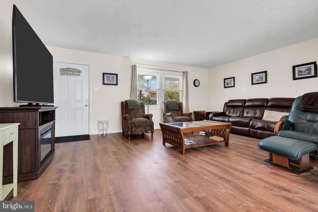 28 NORMAN LN, Willingboro, NJ 08046