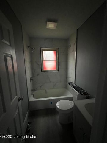 631 S 37th St, Louisville, KY 40211