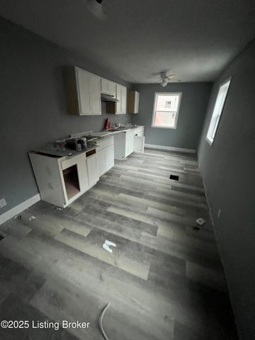 631 S 37th St, Louisville, KY 40211