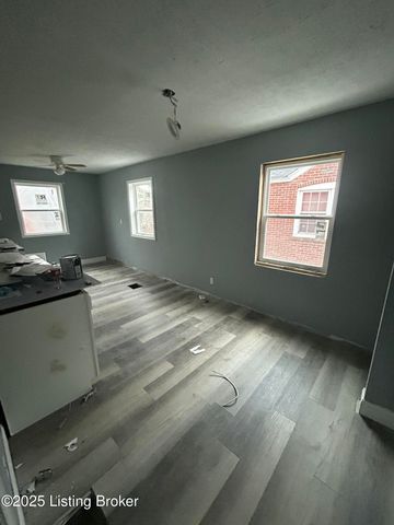 631 S 37th St, Louisville, KY 40211