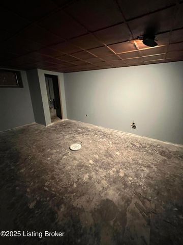 631 S 37th St, Louisville, KY 40211