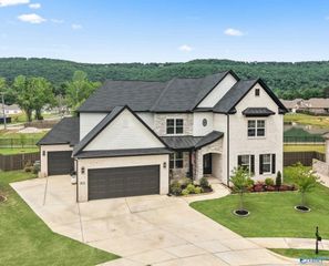 9122 Wagon Pass Way SE, Owens Cross Roads, AL 35763