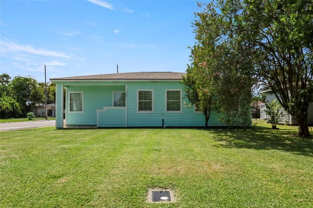 1503 W 5th Street, Freeport, TX 77541