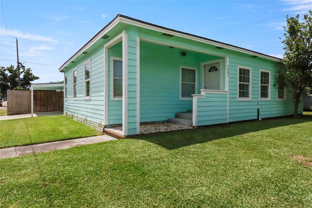 1503 W 5th Street, Freeport, TX 77541
