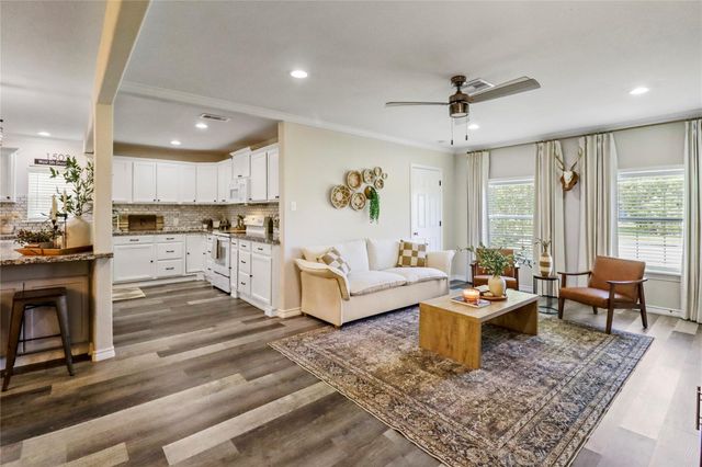 1503 W 5th Street, Freeport, TX 77541