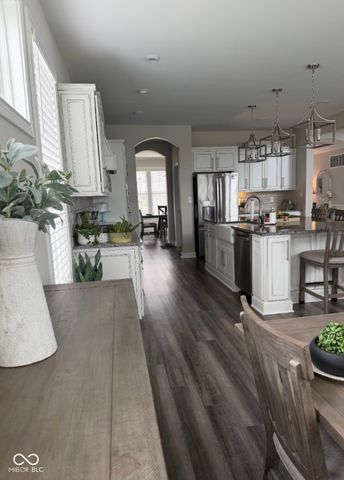 5732 Lake Bend Court, Bargersville, IN 46106