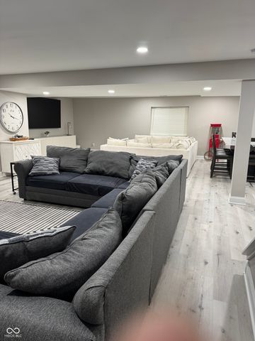 5732 Lake Bend Court, Bargersville, IN 46106