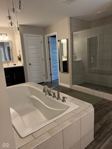 5732 Lake Bend Court, Bargersville, IN 46106