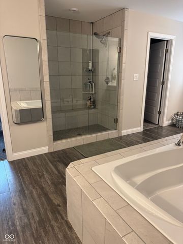 5732 Lake Bend Court, Bargersville, IN 46106
