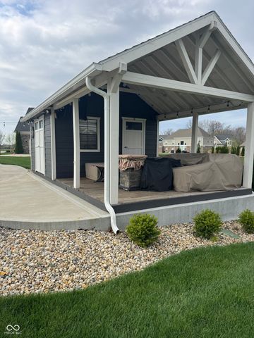 5732 Lake Bend Court, Bargersville, IN 46106
