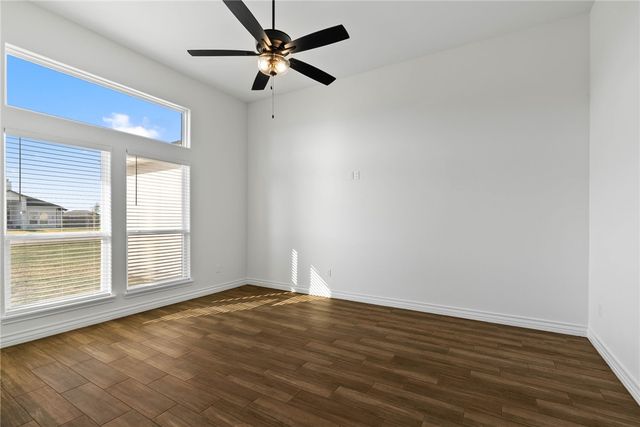 2410 Hedrick Dr, Corpus Christi, TX 78415