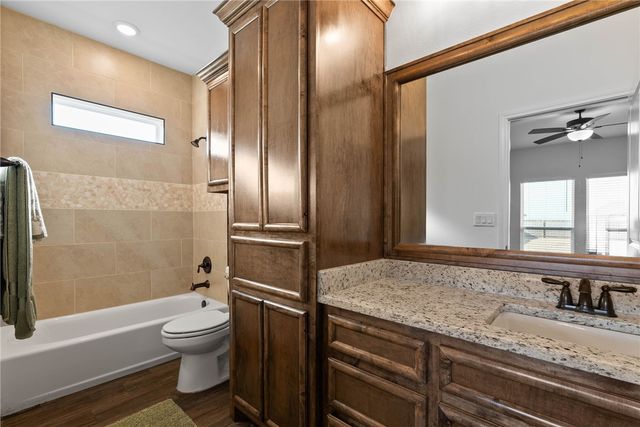 2410 Hedrick Dr, Corpus Christi, TX 78415