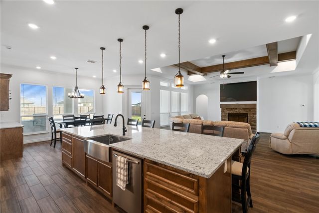 2410 Hedrick Dr, Corpus Christi, TX 78415