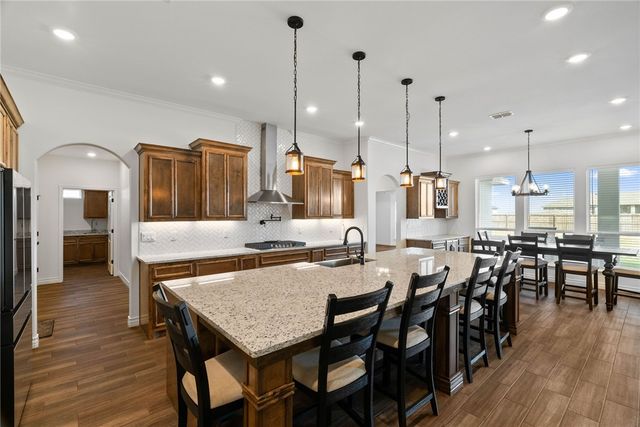 2410 Hedrick Dr, Corpus Christi, TX 78415