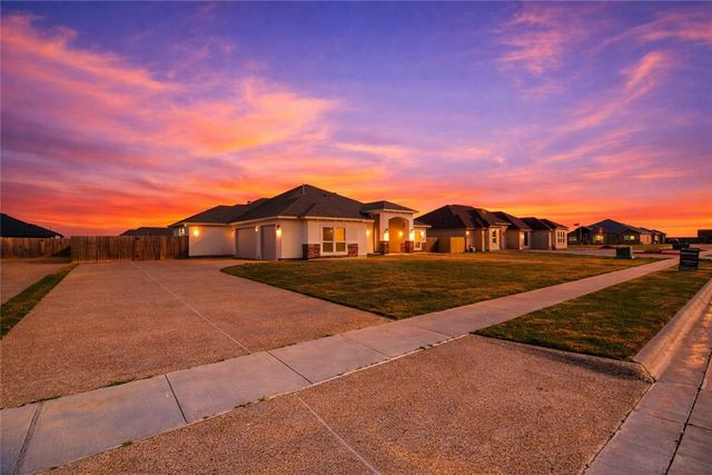 2410 Hedrick Dr, Corpus Christi, TX 78415