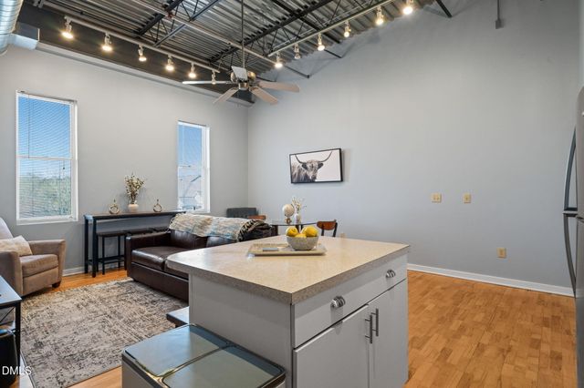 700 Market Street Unit 215, Chapel Hill, NC 27516