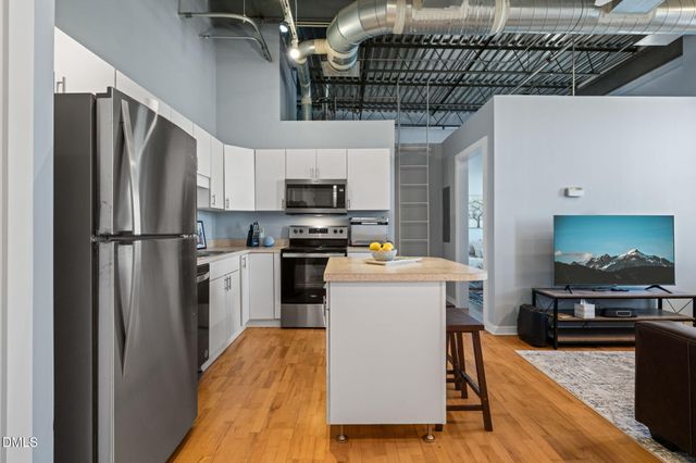 700 Market Street Unit 215, Chapel Hill, NC 27516