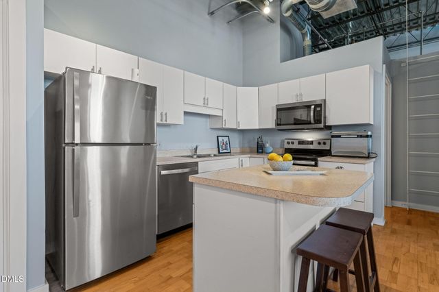 700 Market Street Unit 215, Chapel Hill, NC 27516