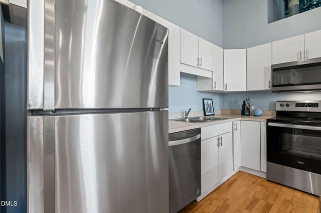 700 Market Street Unit 215, Chapel Hill, NC 27516