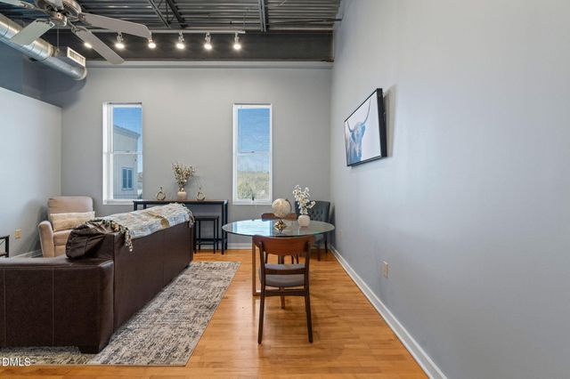 700 Market Street Unit 215, Chapel Hill, NC 27516