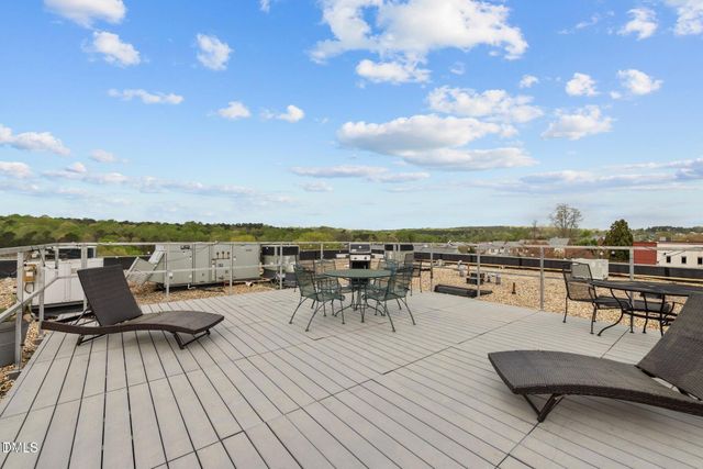 700 Market Street Unit 215, Chapel Hill, NC 27516