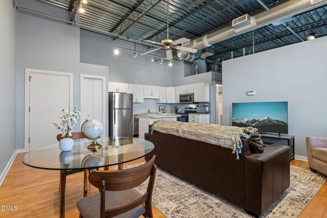 700 Market Street Unit 215, Chapel Hill, NC 27516