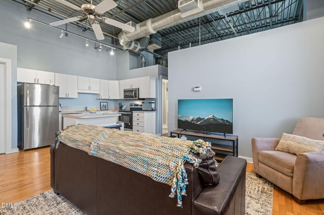 700 Market Street Unit 215, Chapel Hill, NC 27516