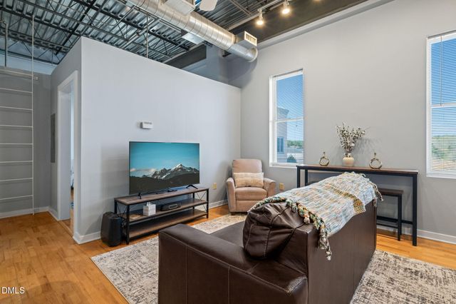 700 Market Street Unit 215, Chapel Hill, NC 27516