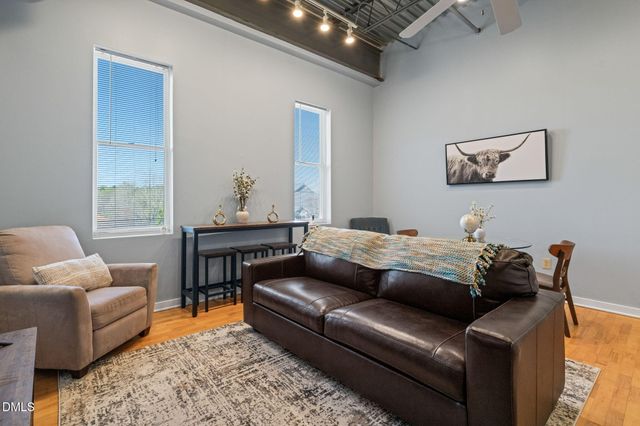 700 Market Street Unit 215, Chapel Hill, NC 27516