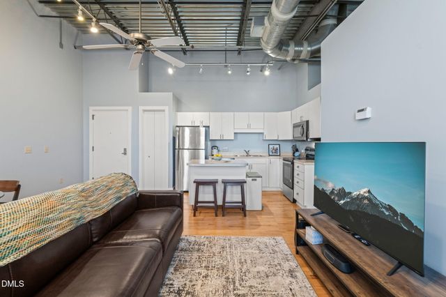 700 Market Street Unit 215, Chapel Hill, NC 27516