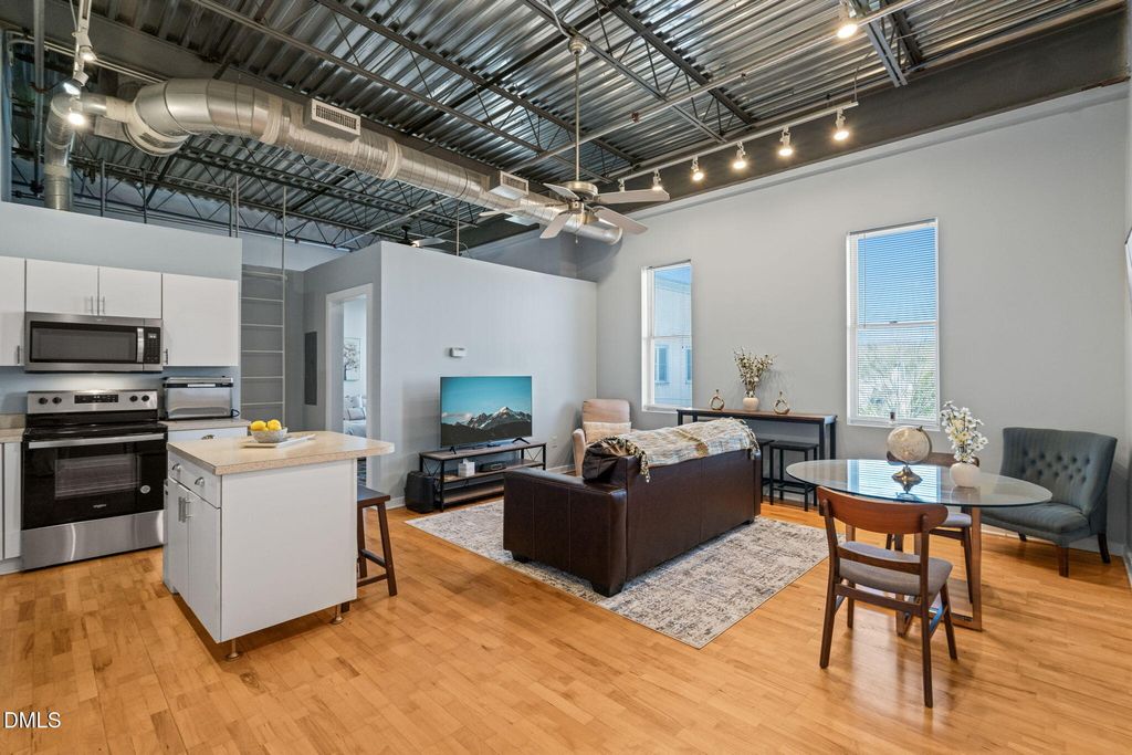 700 Market Street Unit 215, Chapel Hill, NC 27516