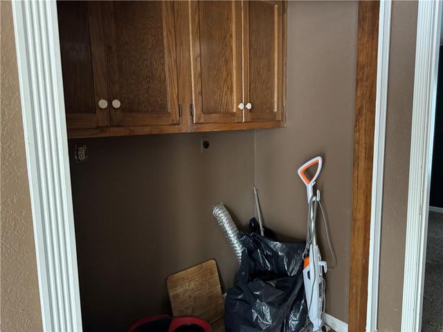 201 NW Hackberry Street, Lee's Summit, MO 64064