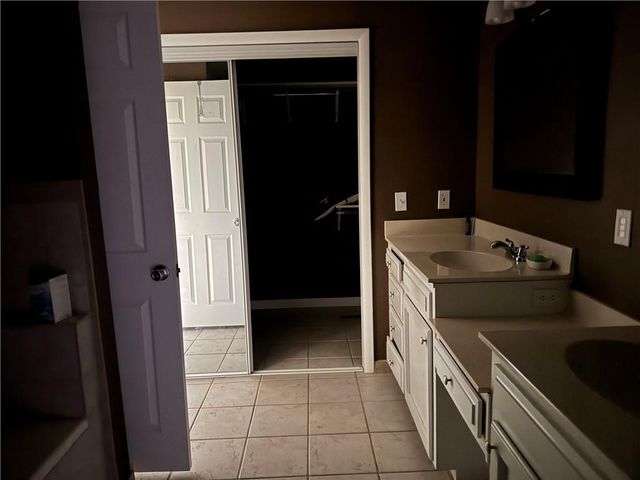 201 NW Hackberry Street, Lee's Summit, MO 64064