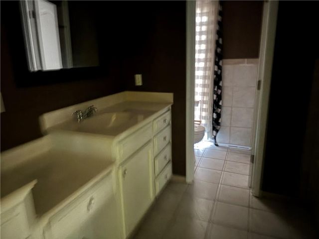 201 NW Hackberry Street, Lee's Summit, MO 64064