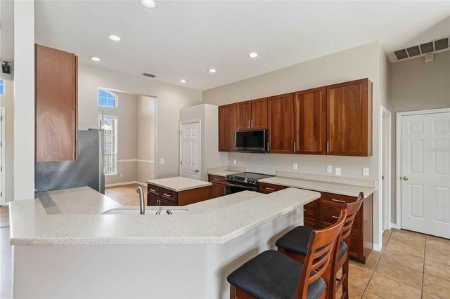 8122 CANYON LAKE CIRCLE, Orlando, FL 32835