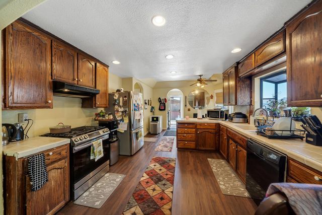 740 W Oak St, Stockton, CA 95203