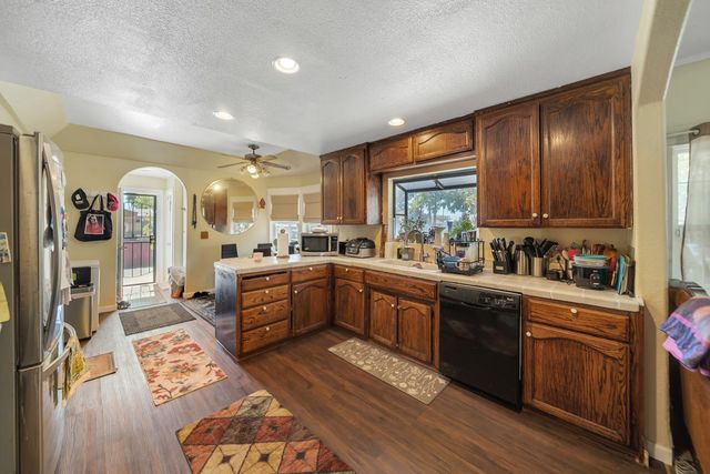 740 W Oak St, Stockton, CA 95203