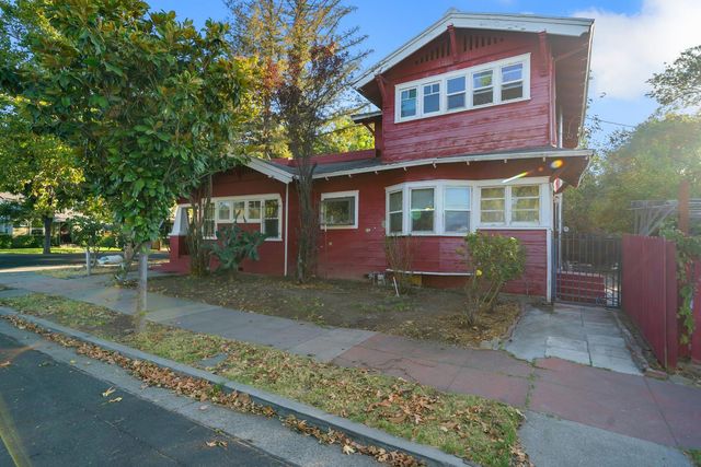 740 W Oak St, Stockton, CA 95203