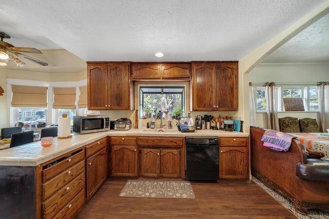 740 W Oak St, Stockton, CA 95203