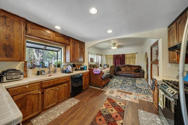 740 W Oak St, Stockton, CA 95203