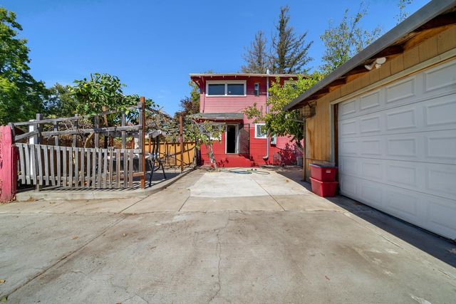 740 W Oak St, Stockton, CA 95203