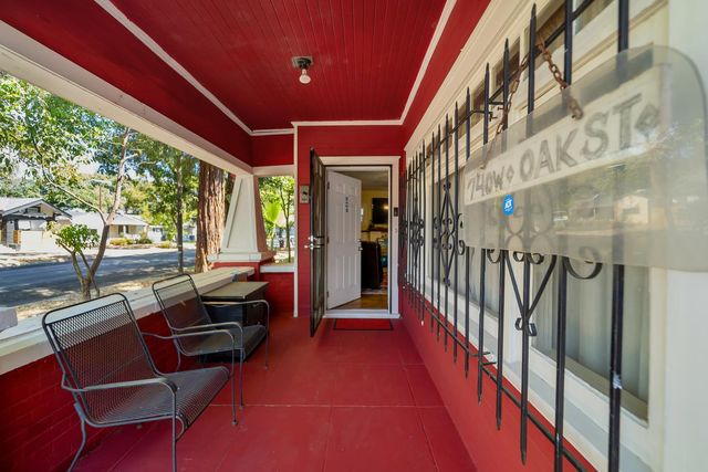 740 W Oak St, Stockton, CA 95203