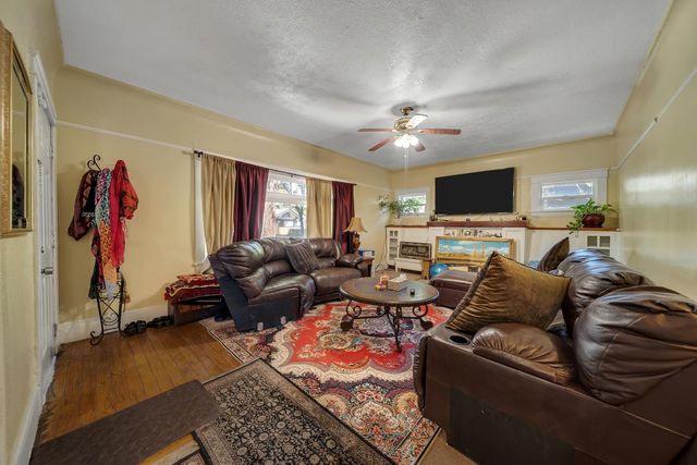 740 W Oak St, Stockton, CA 95203