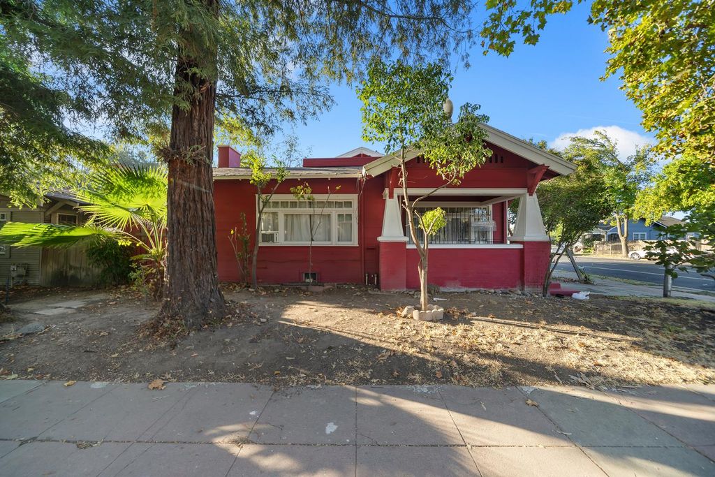 740 W Oak St, Stockton, CA 95203