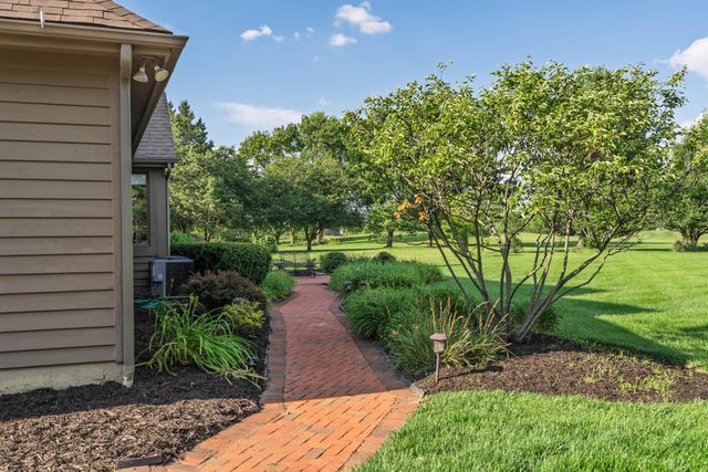 8460 Davington Drive, Dublin, OH 43017